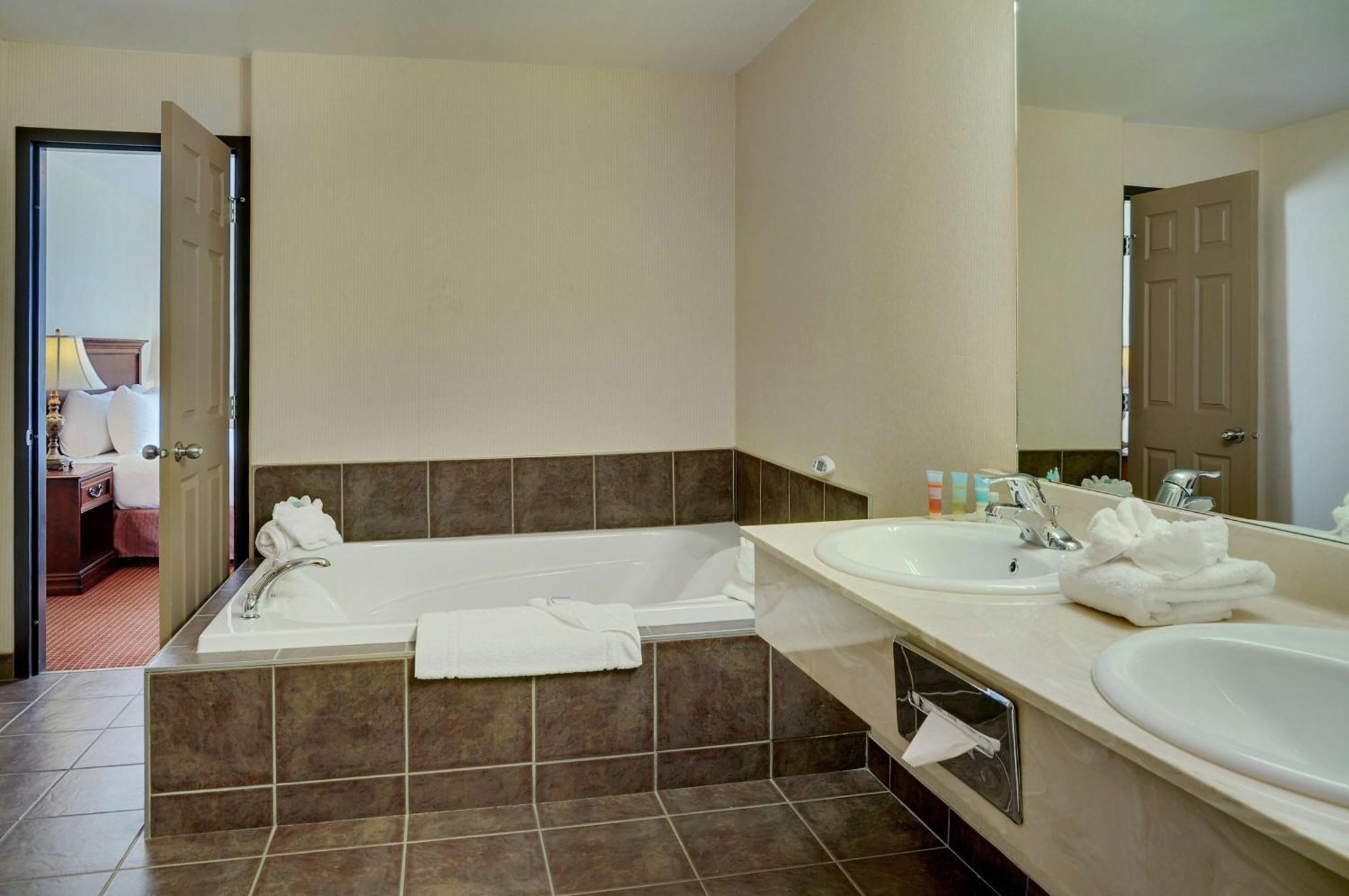 Coast Grimshaw Hotel & Suites Ngoại thất bức ảnh