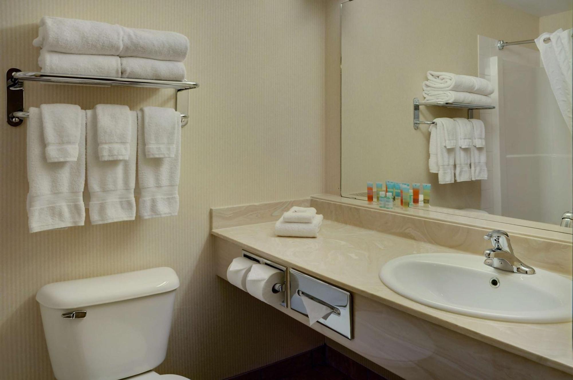 Coast Grimshaw Hotel & Suites Ngoại thất bức ảnh